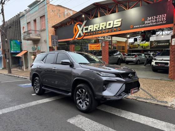 TOYOTA HILUX SW4 2.8 D-4D TURBO DIESEL SRX PLATINUM 4X4 AUTOMÁTICO
